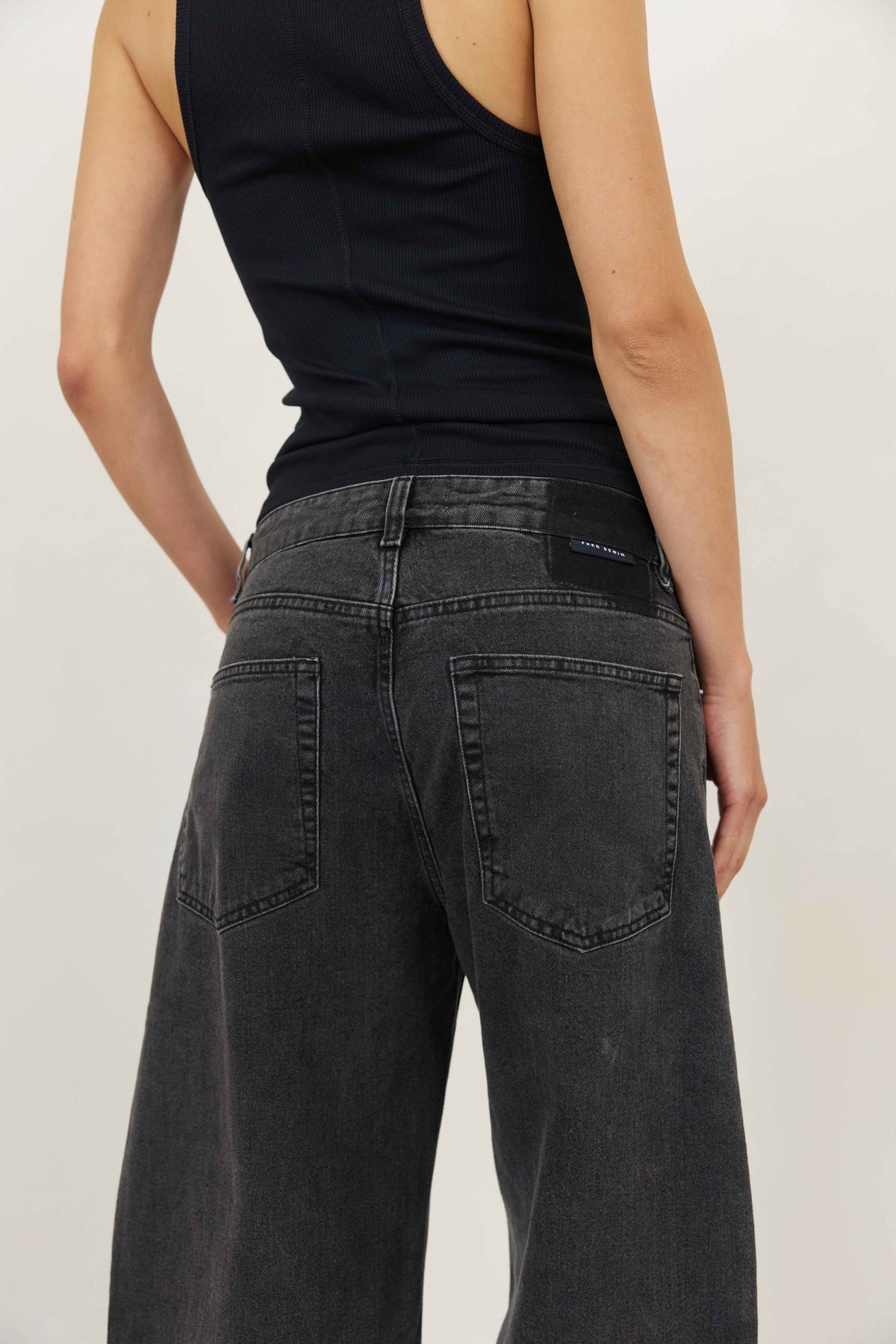 JEANS 03 in BLACK