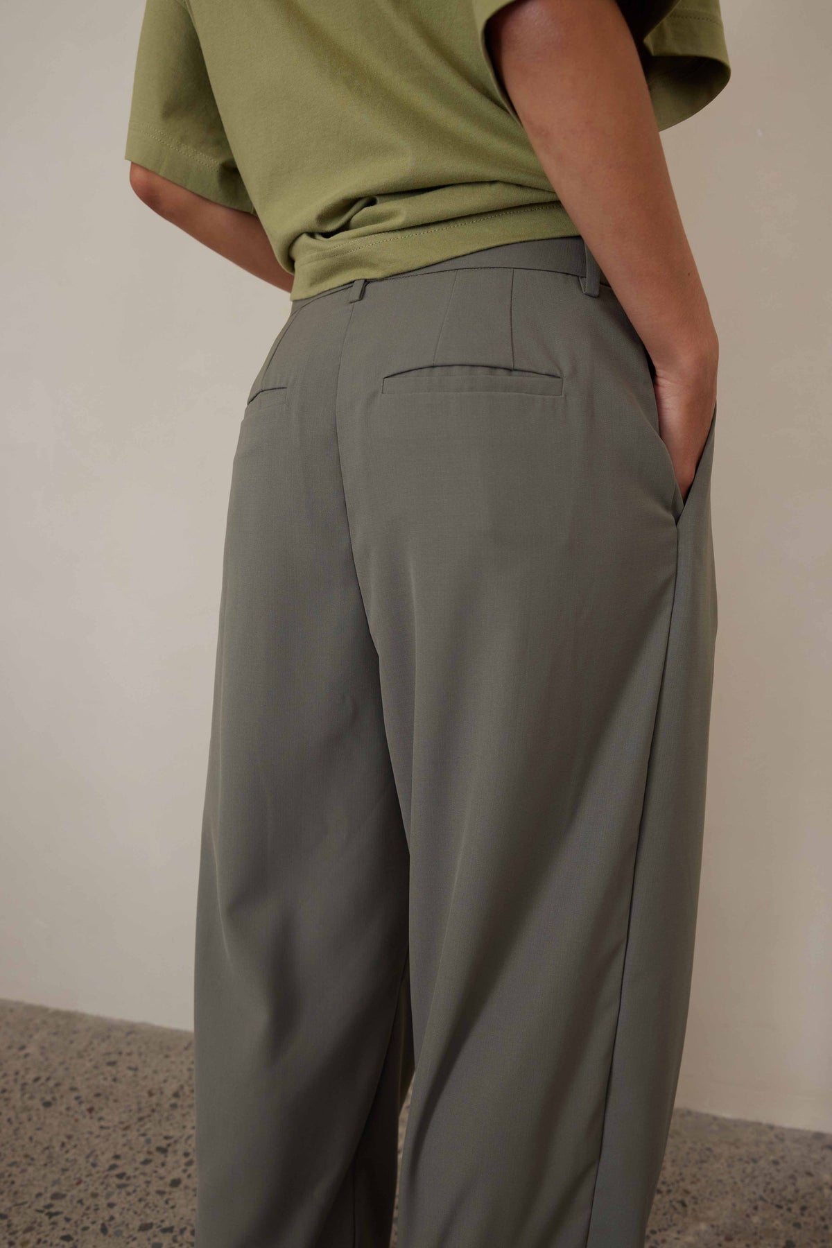 STRAIGHT TROUSER in GREEN