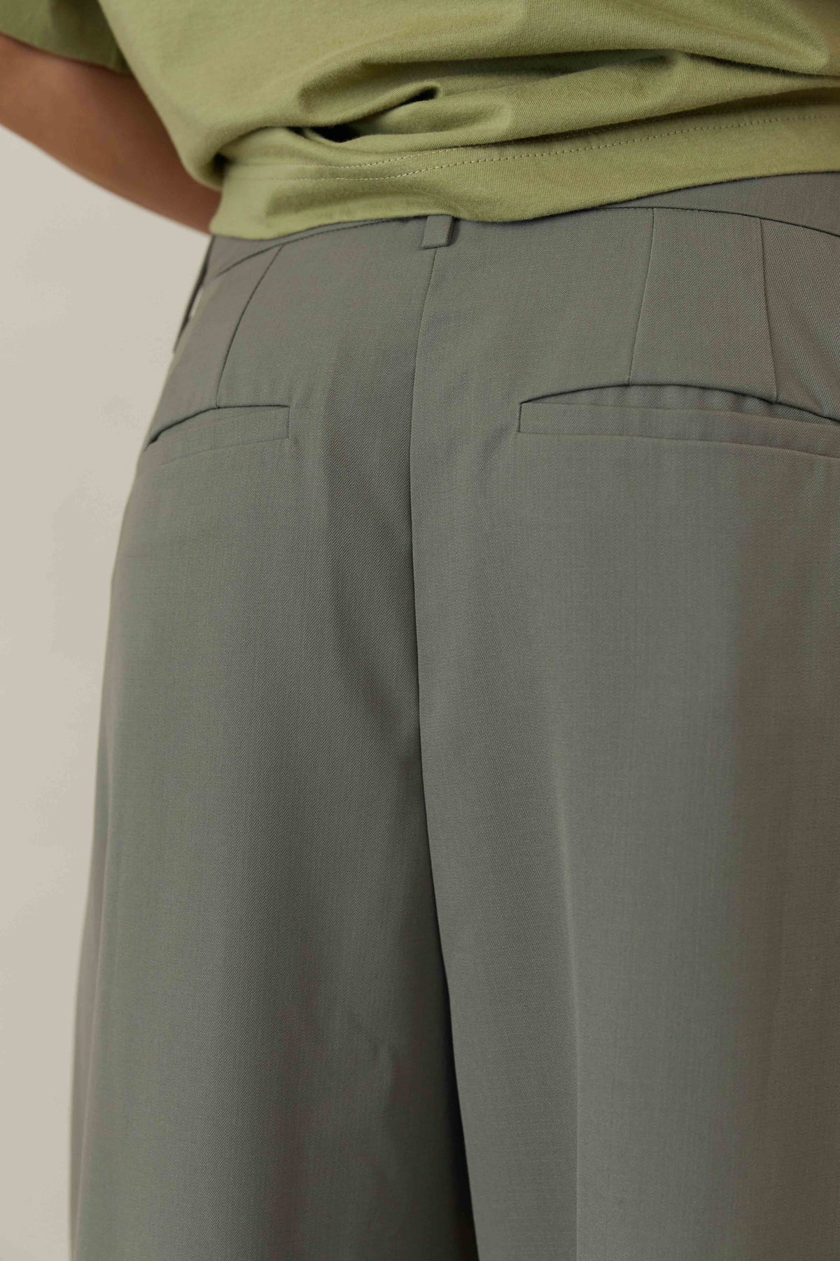 STRAIGHT TROUSER in GREEN