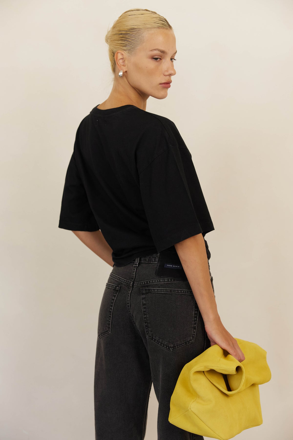 CINCHED TEE in WASHED BLACK