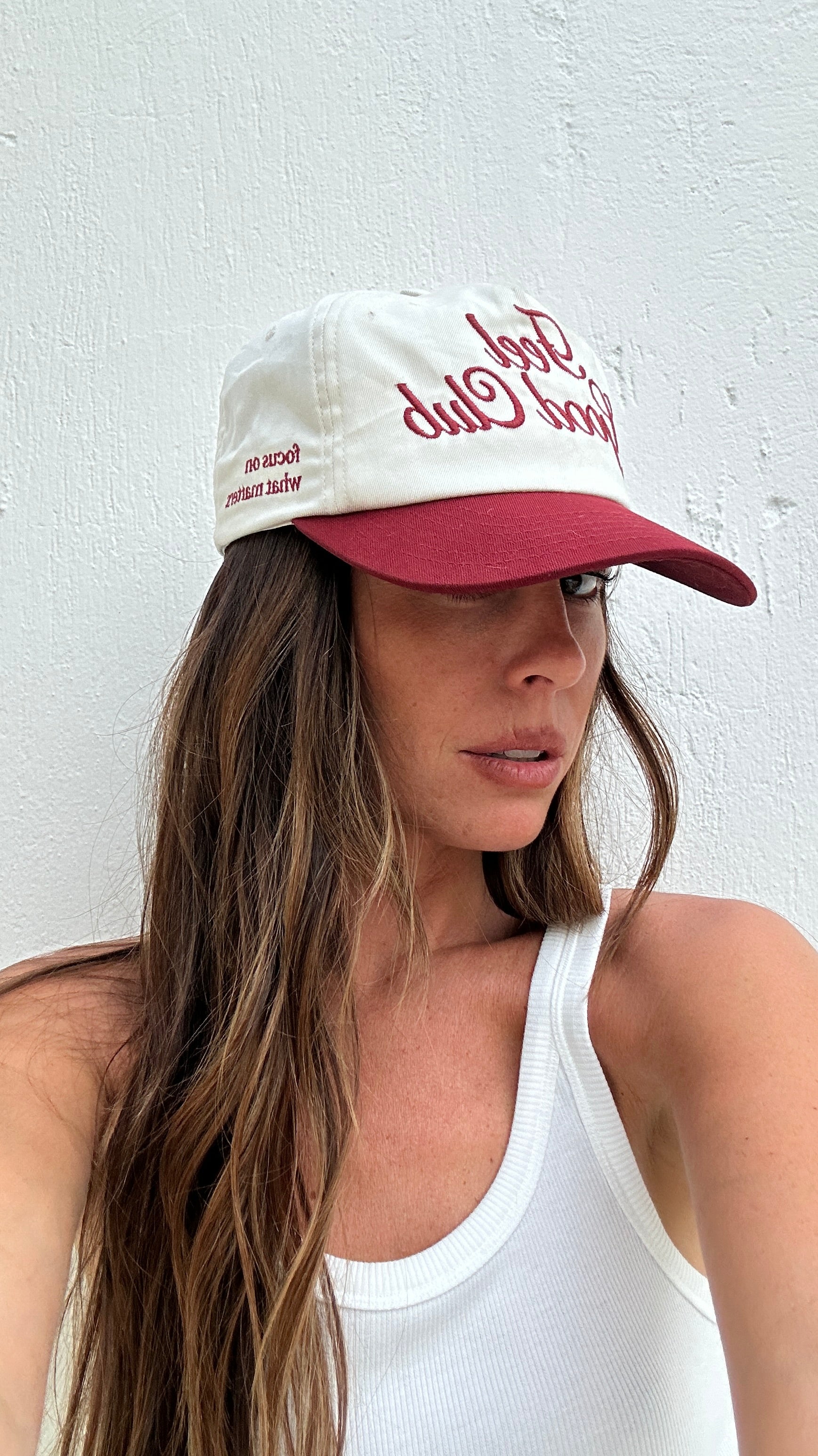 TRUCKER HAT in CREAM/BURGUNDY
