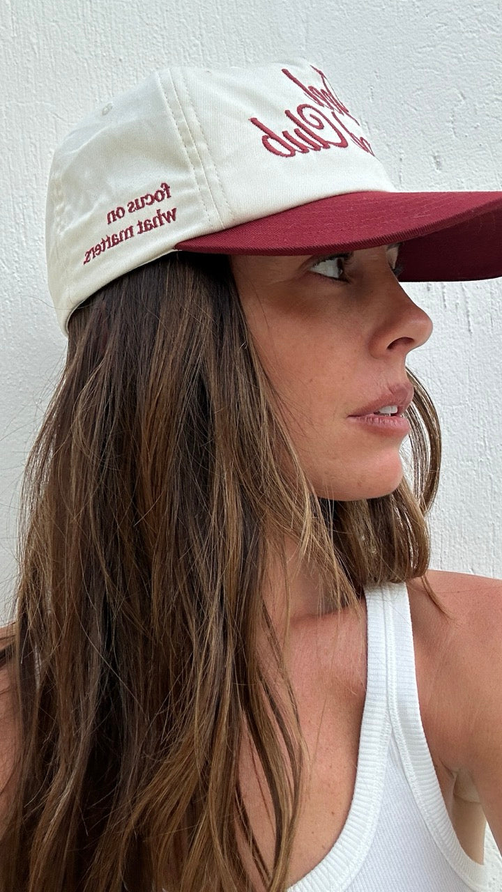 TRUCKER HAT in CREAM/BURGUNDY