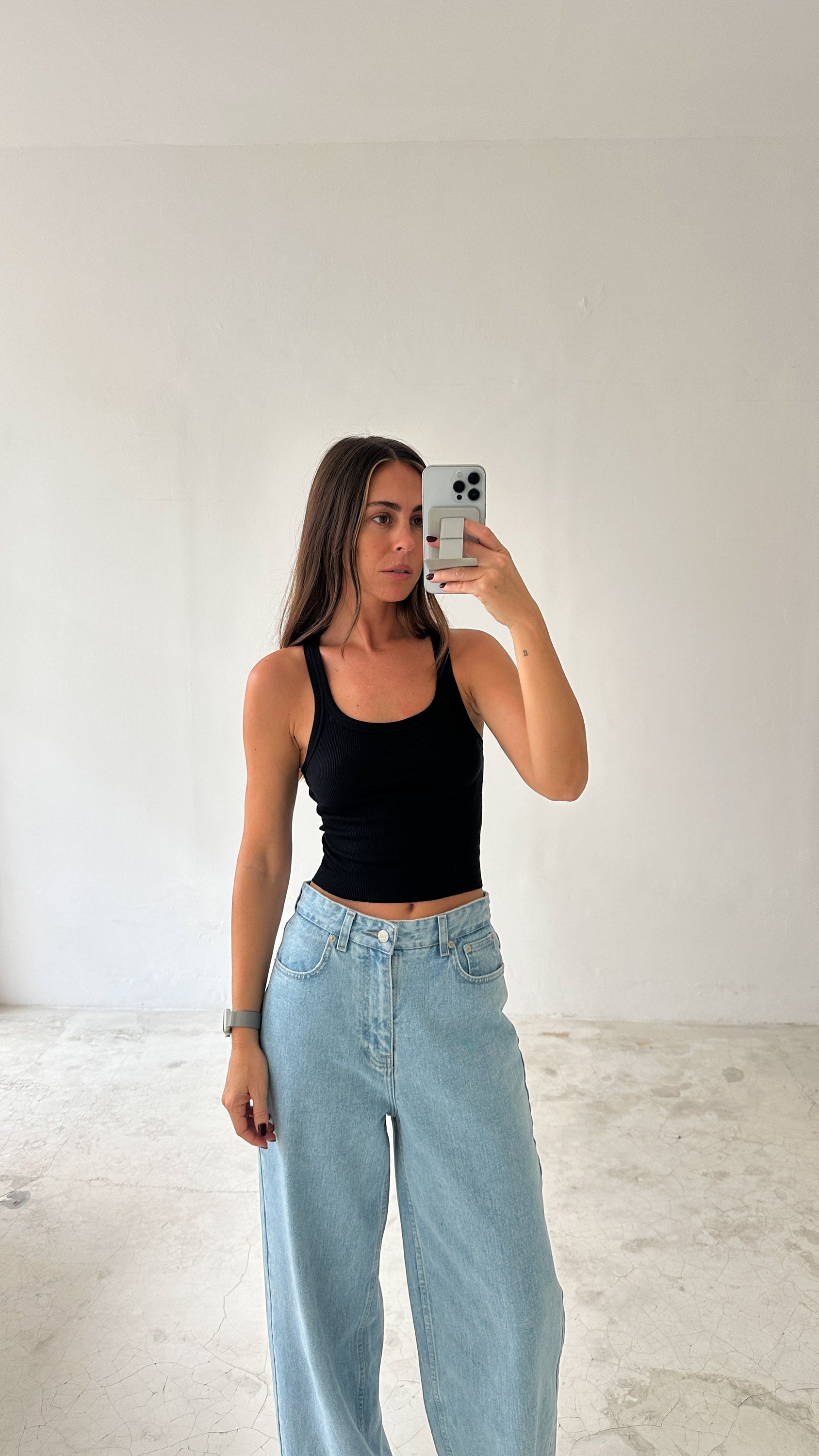 LIGHT CROP TANK in BLACK