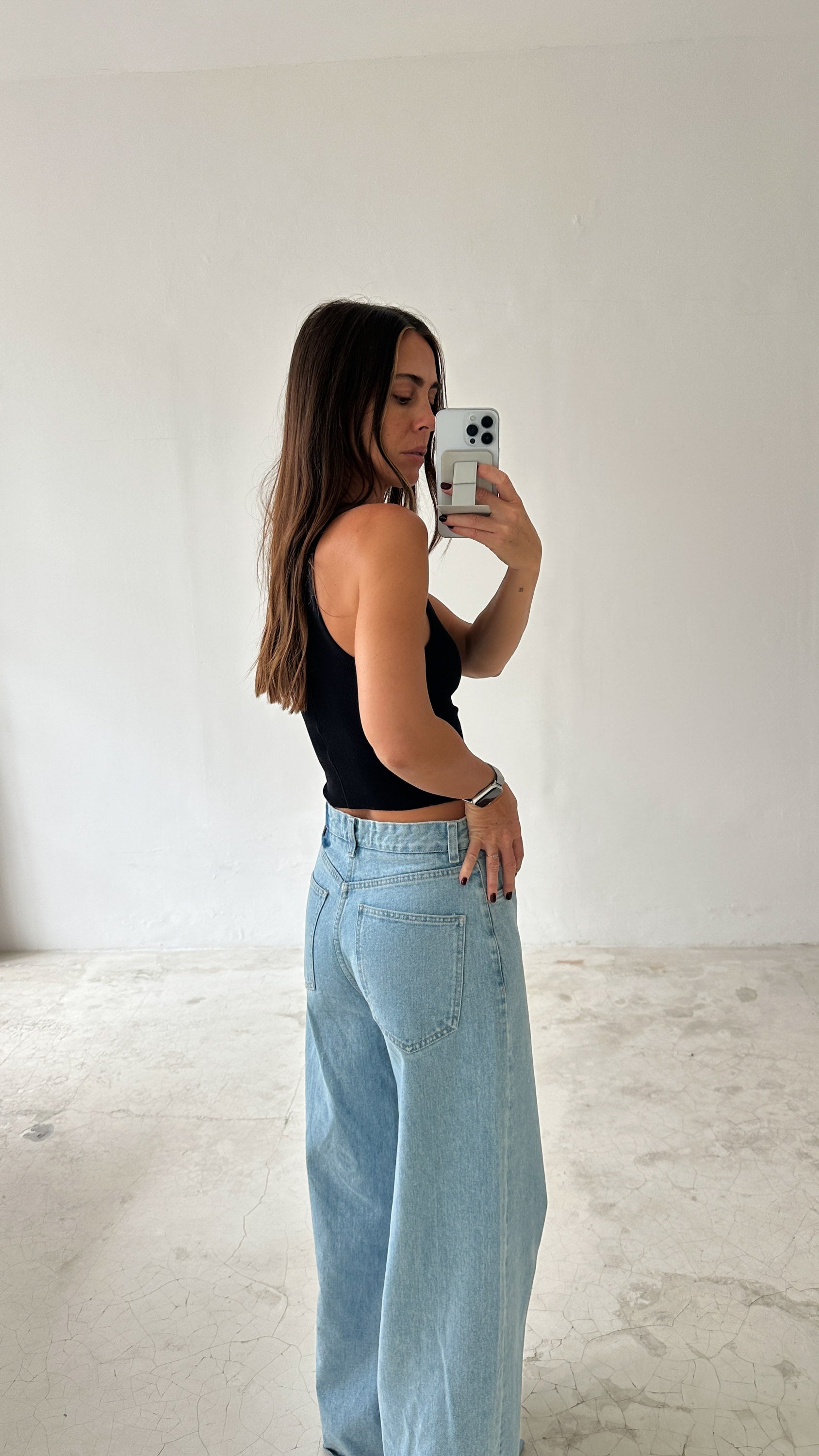 LIGHT CROP TANK in BLACK