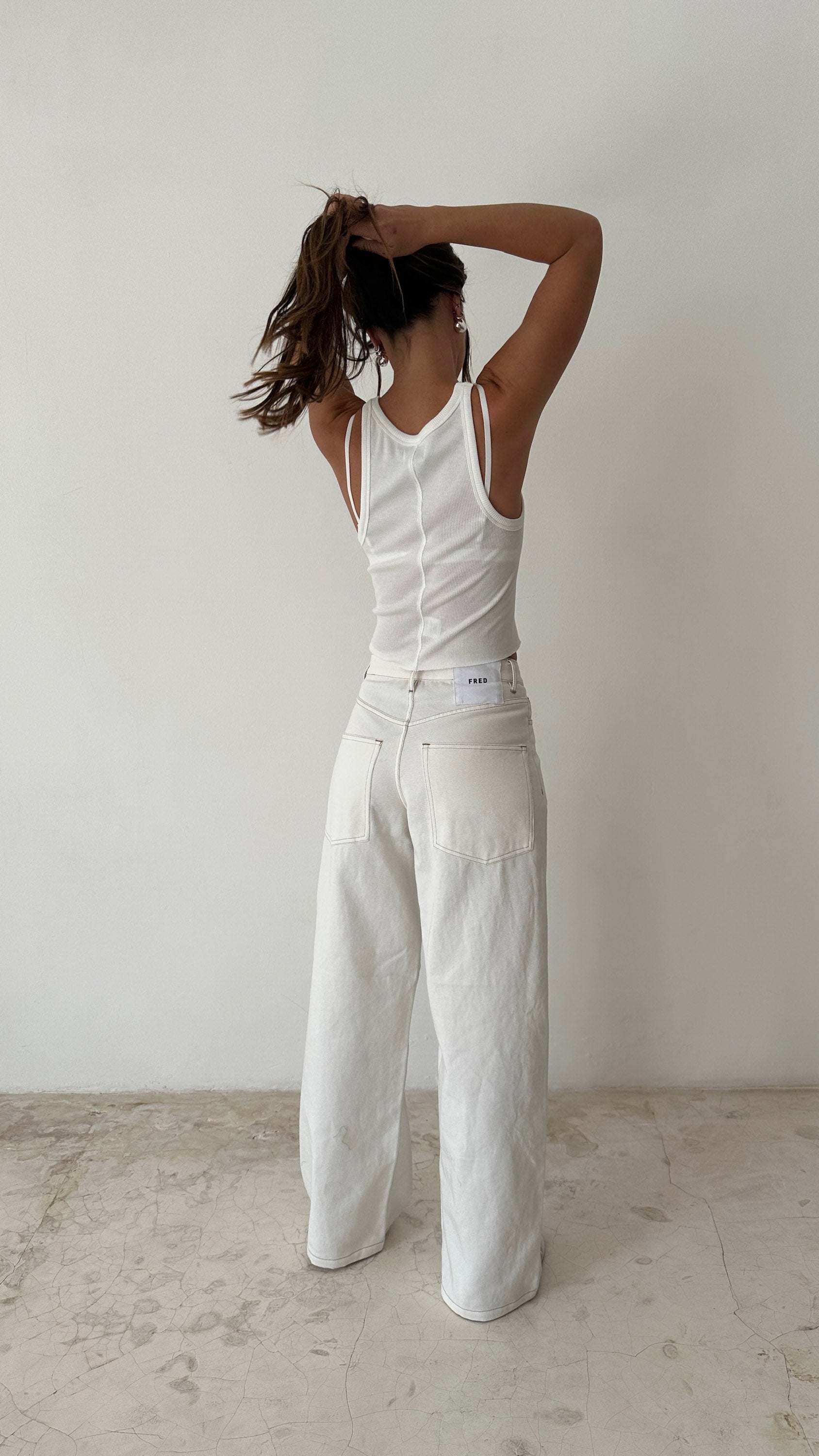 LIGHT CROP TANK in WHITE