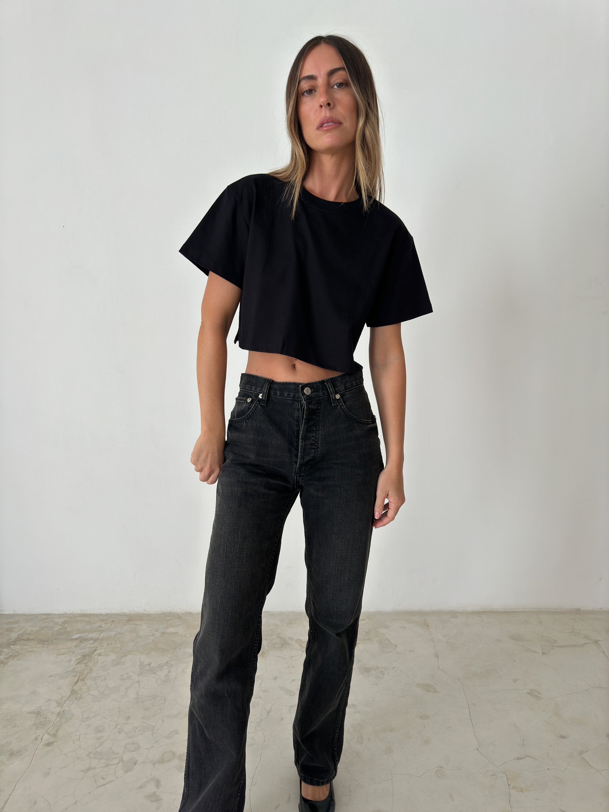 CROP TEE in BLACK