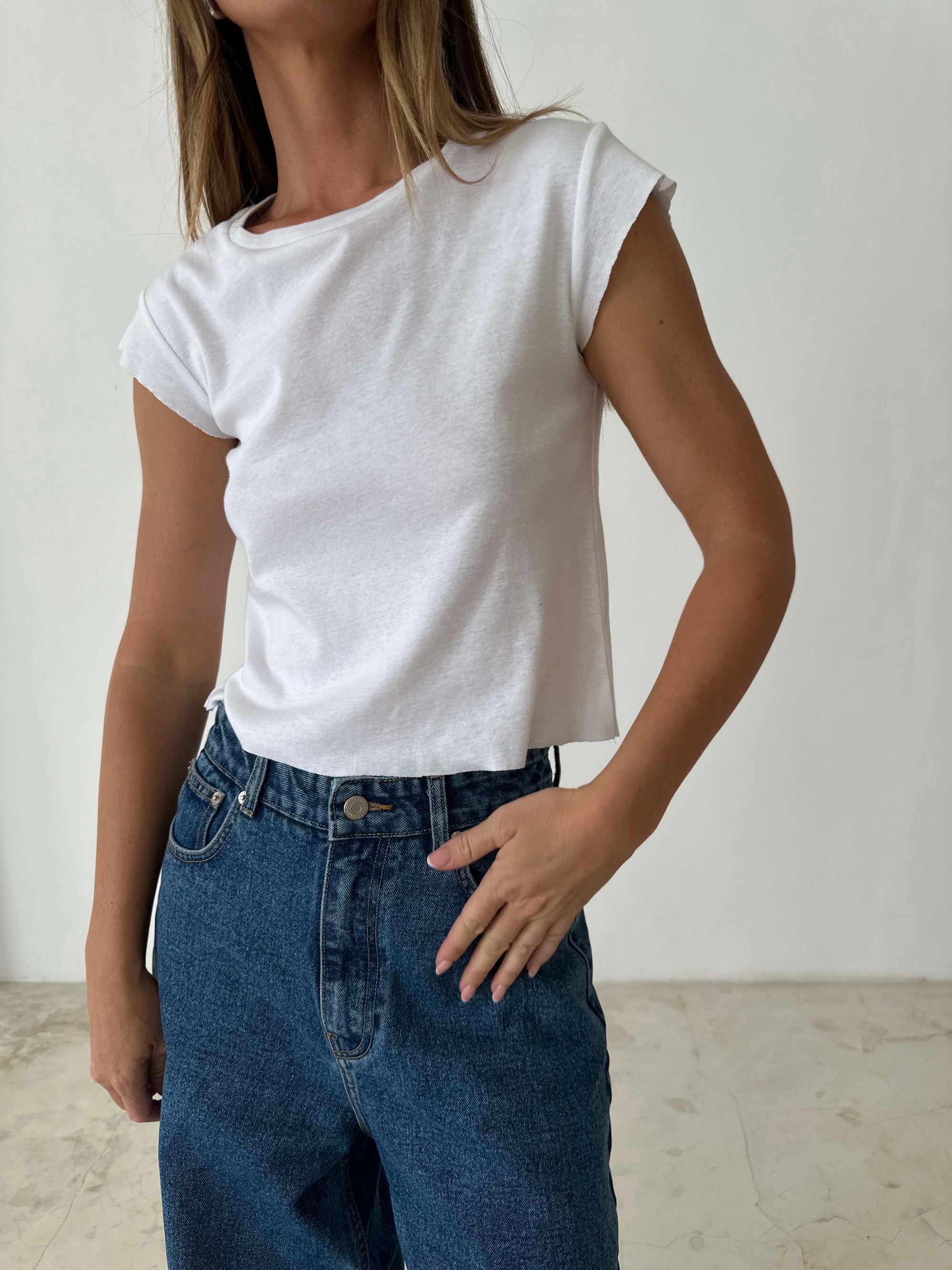 BOXY TEE in WHITE