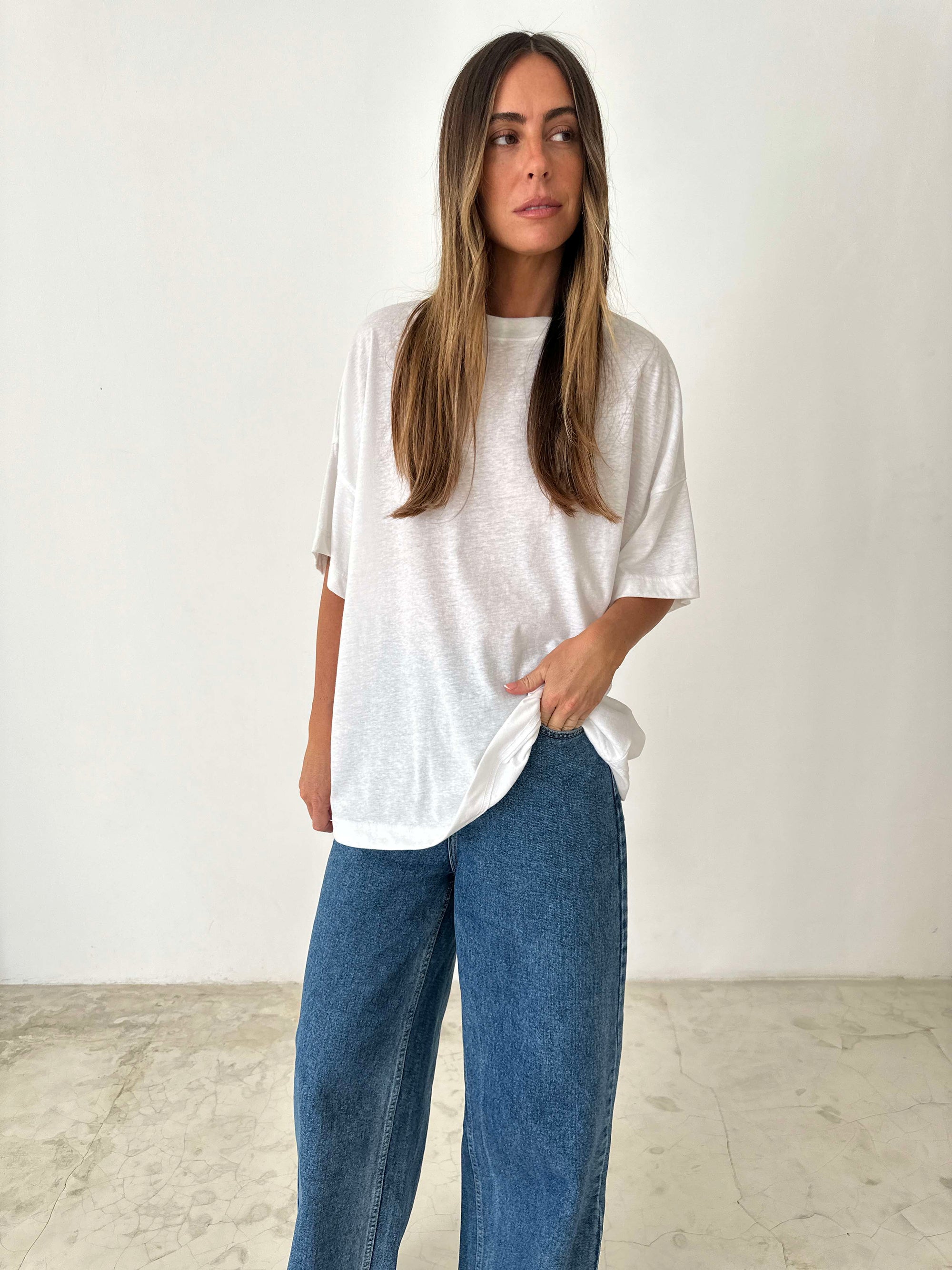 OVERSIZED TEE in WHITE