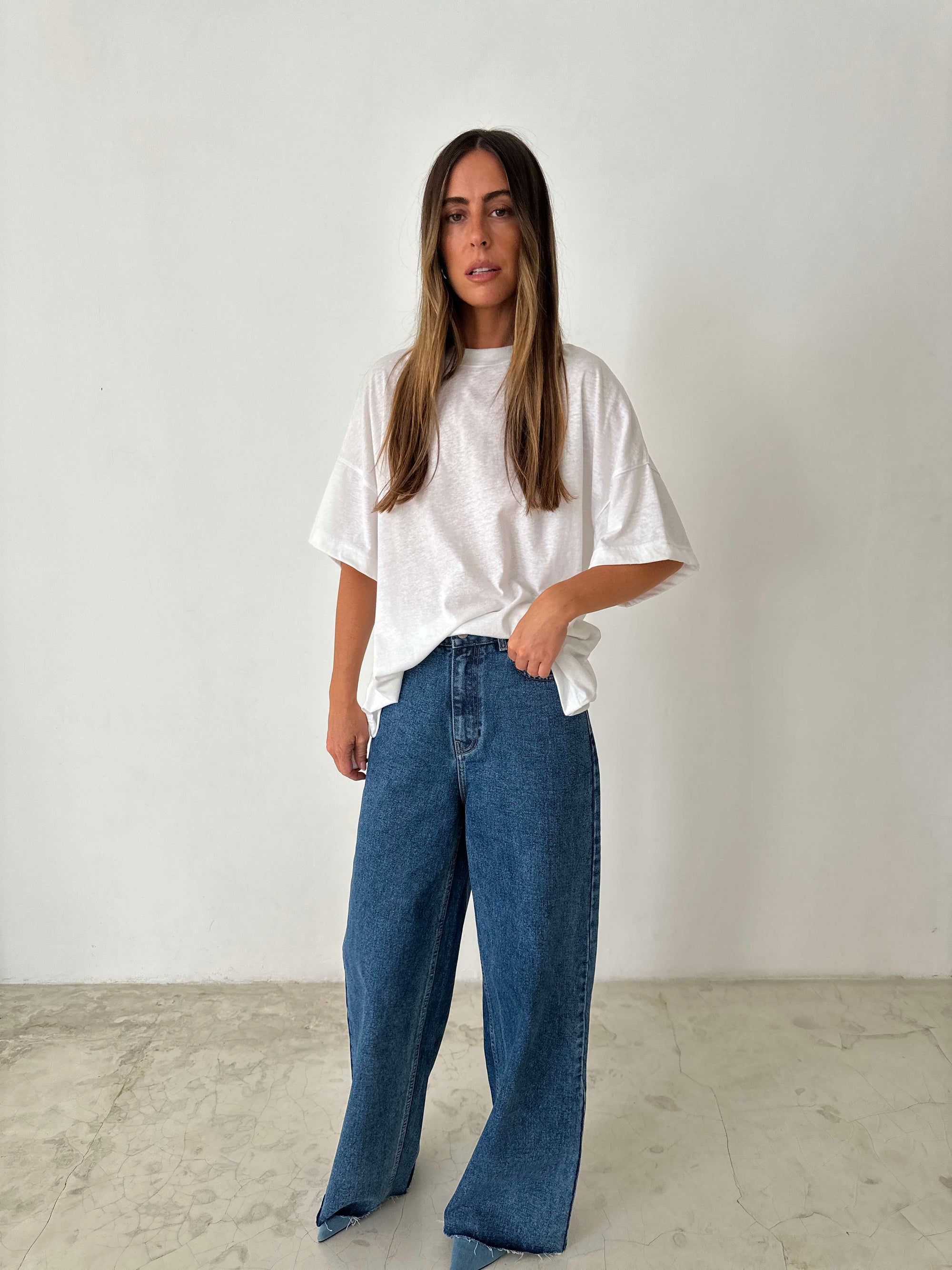 OVERSIZED TEE in WHITE