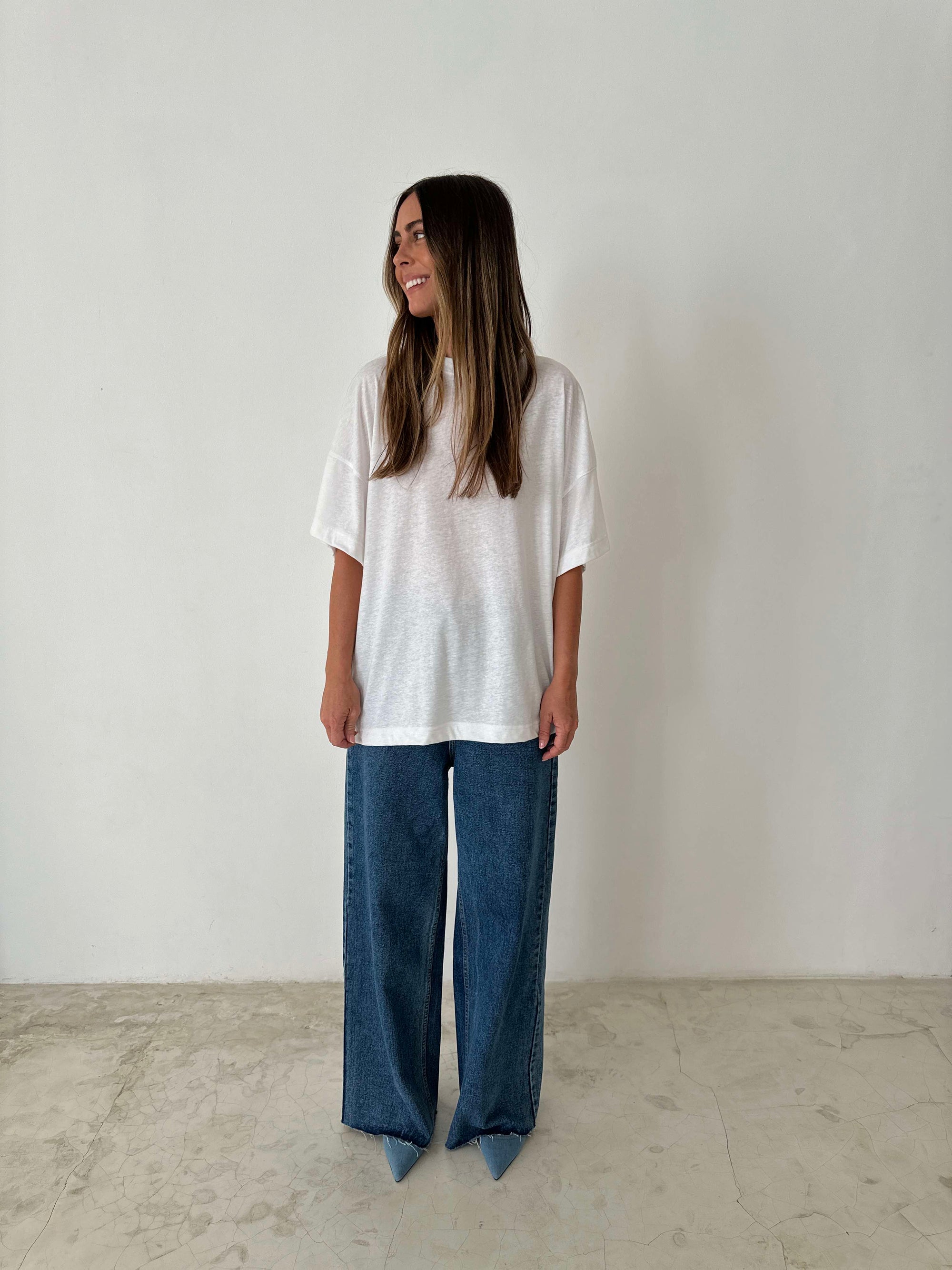 OVERSIZED TEE in WHITE