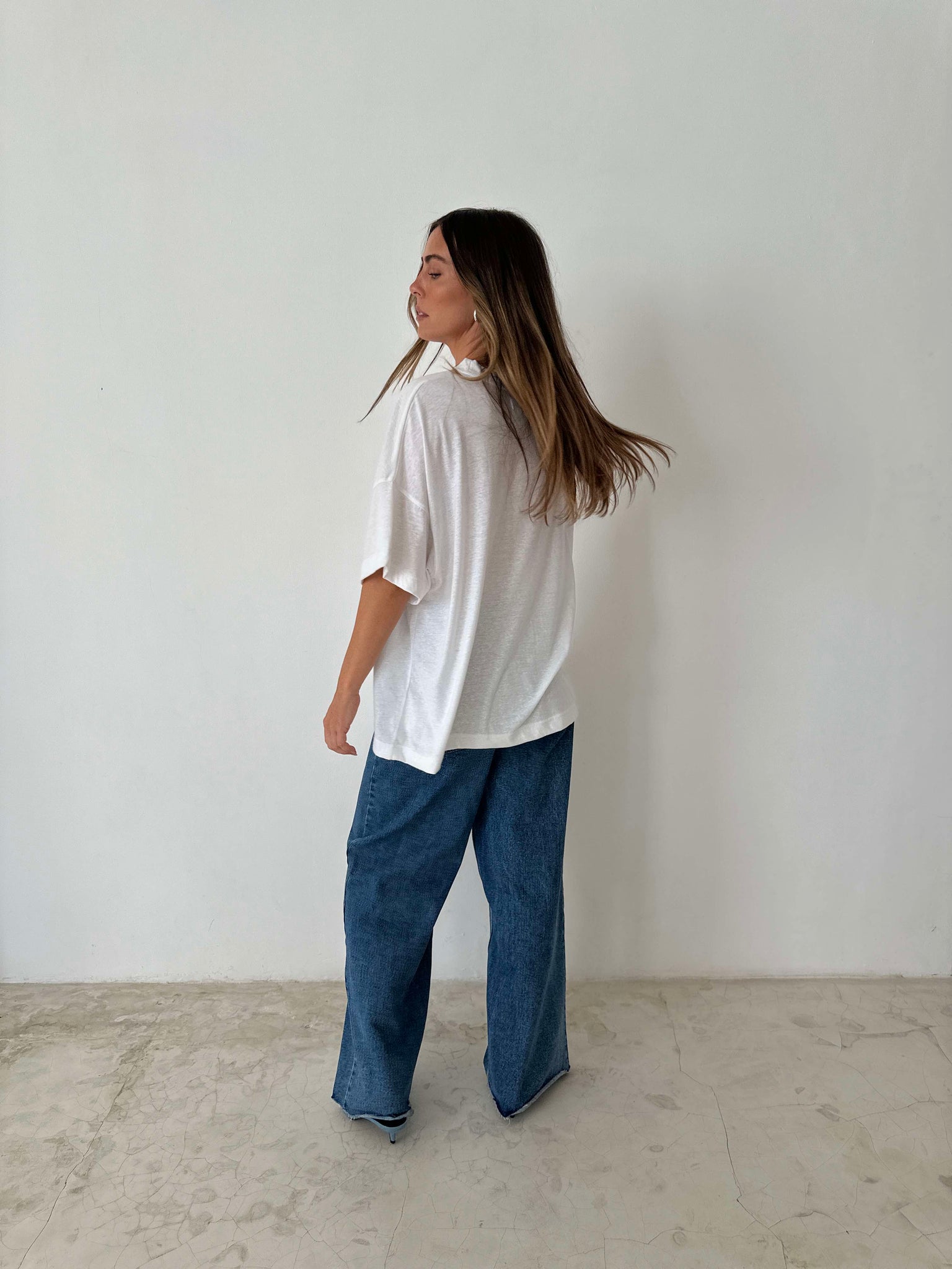 OVERSIZED TEE in WHITE