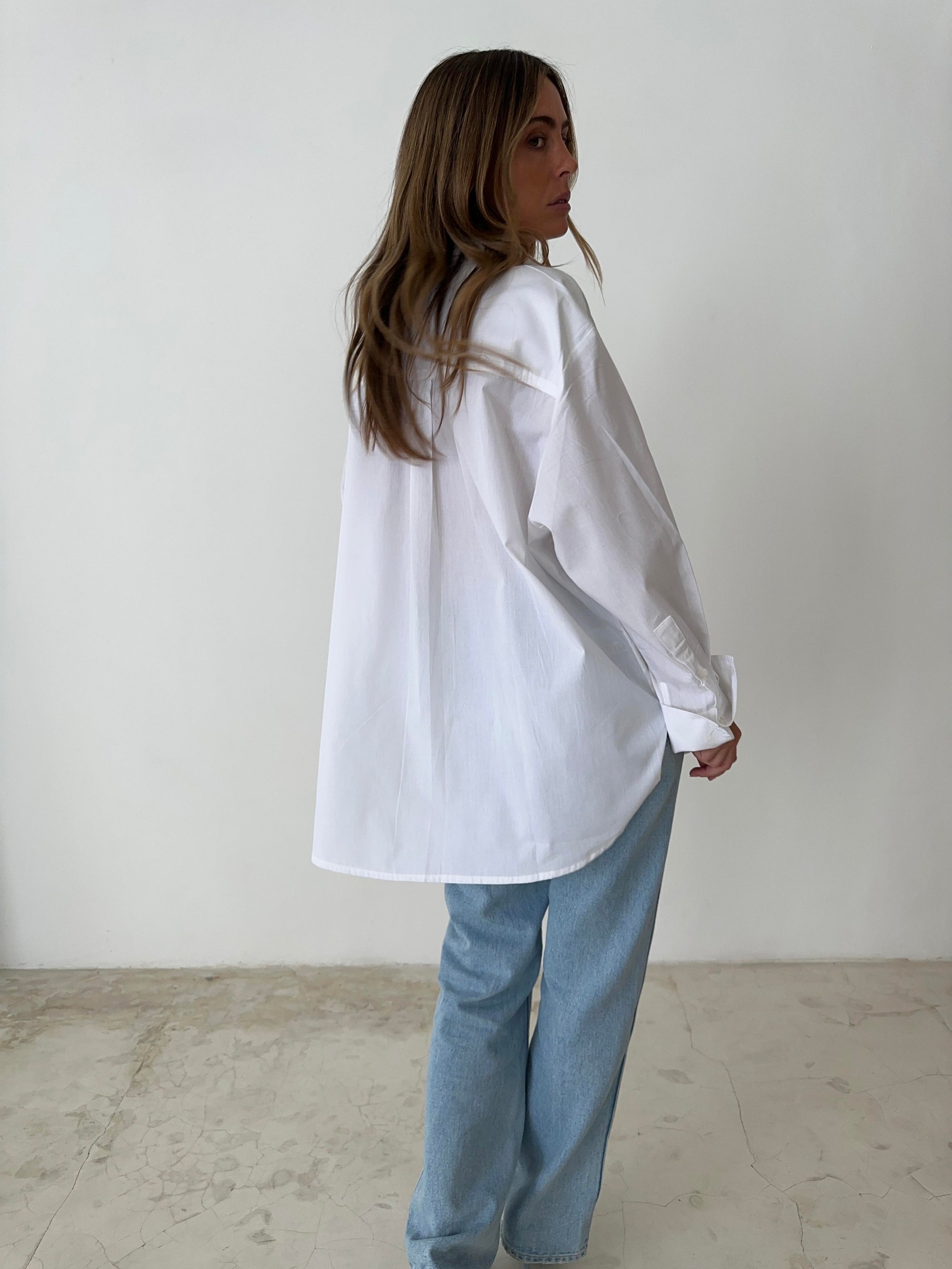 OVERSIZED SHIRT in WHITE