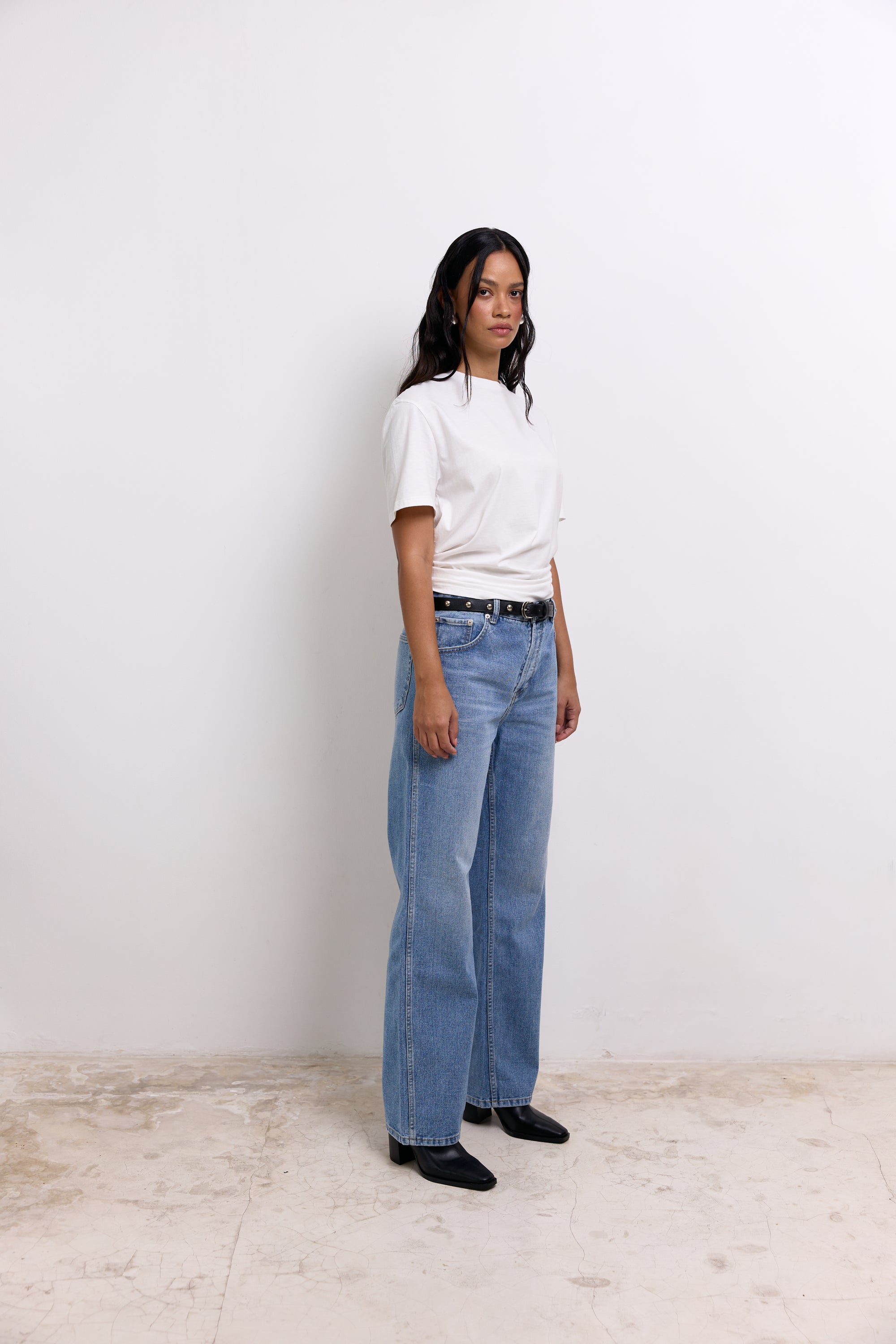 JEANS 01 in MEDIUM BLUE