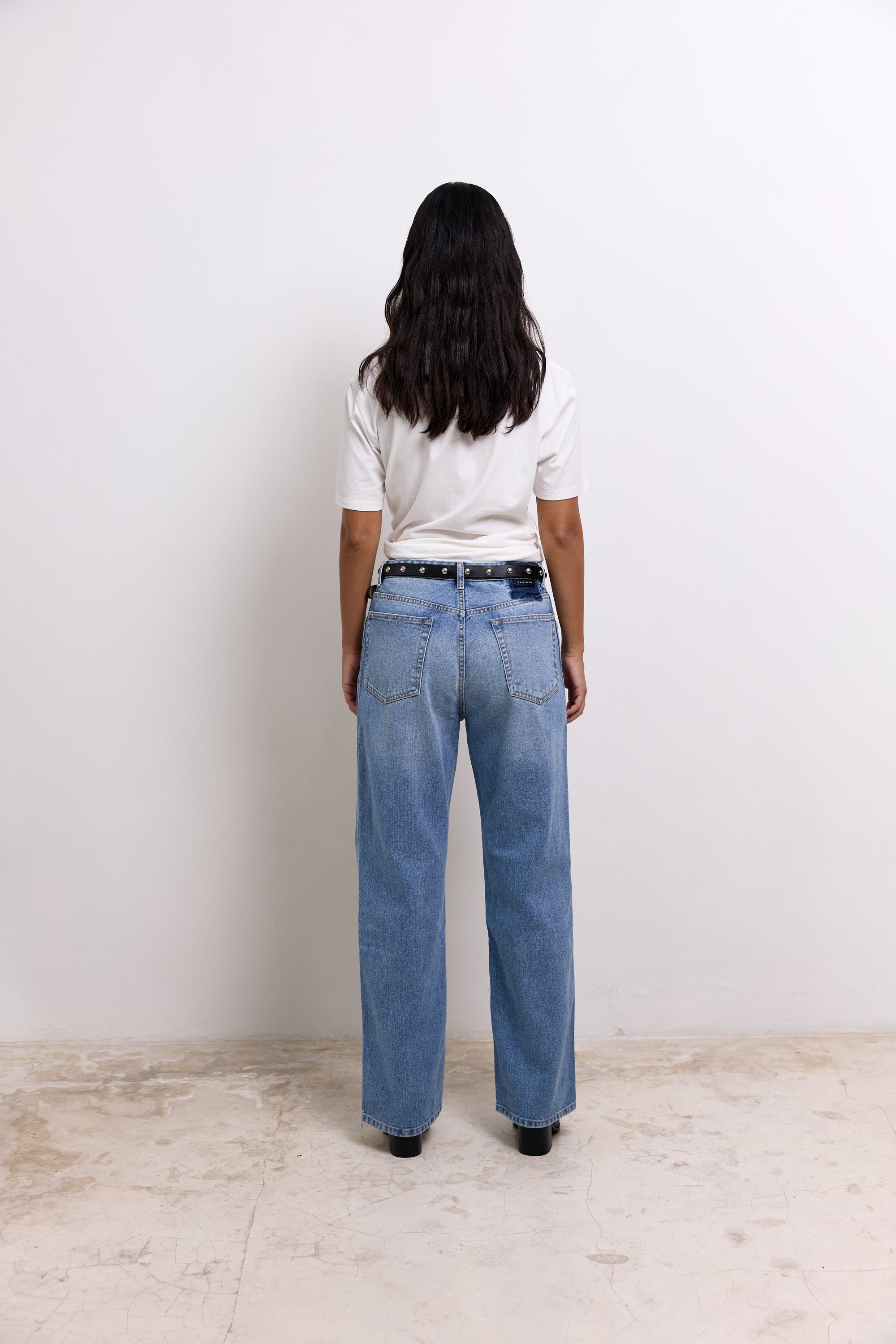 JEANS 01 in MEDIUM BLUE