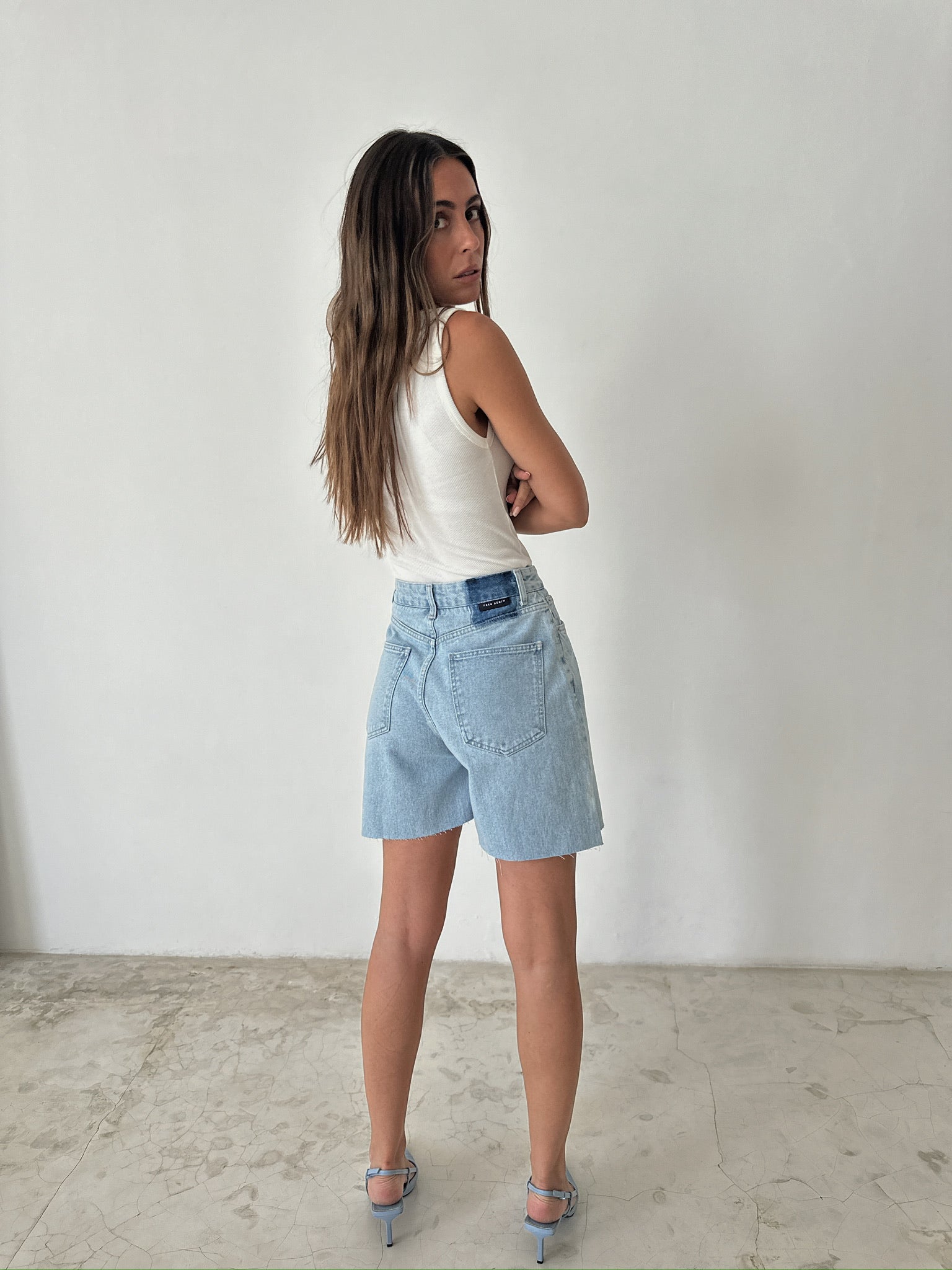 SHORTS 02 in LIGHT BLUE