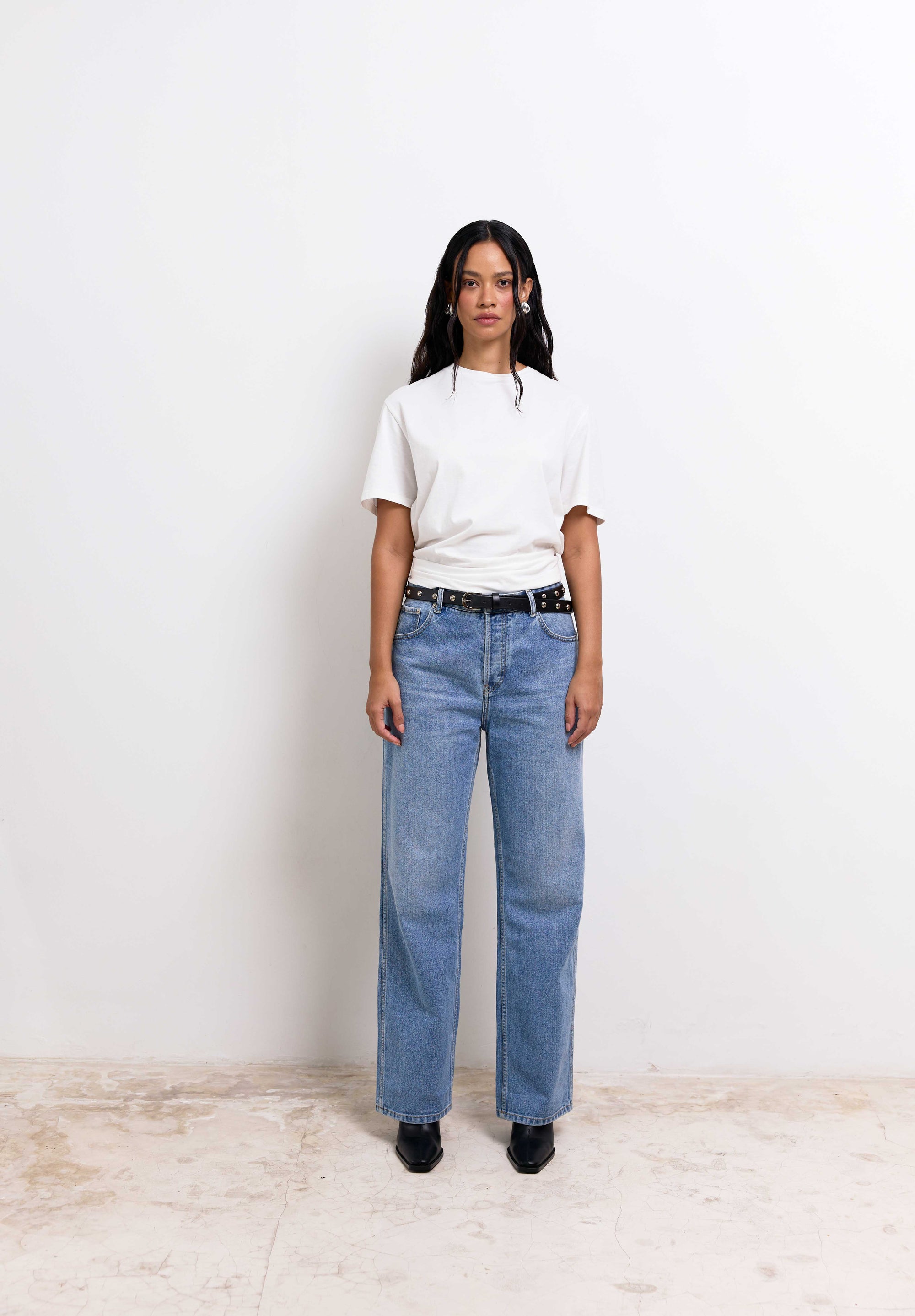 JEANS 01 in MEDIUM BLUE