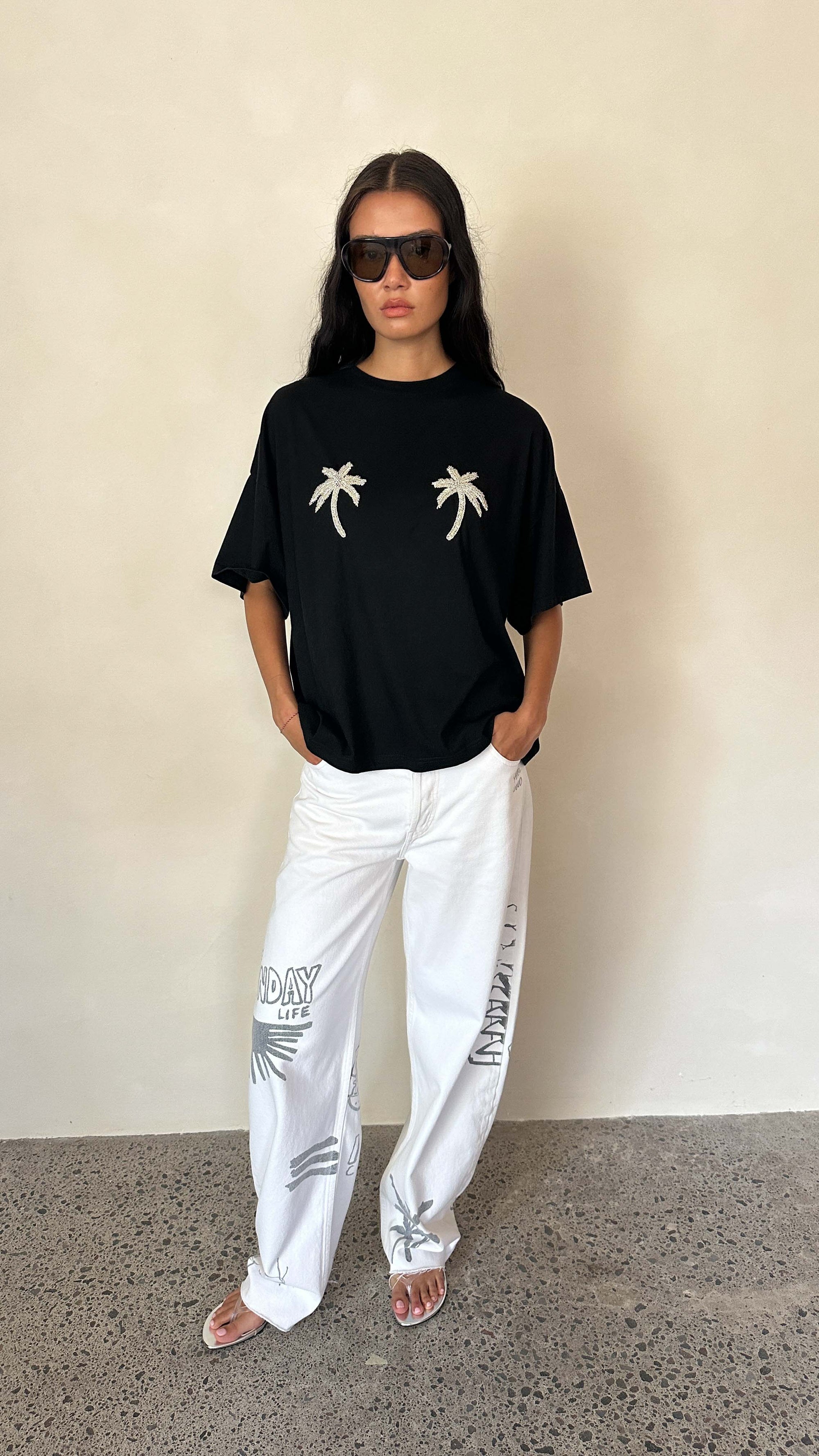 OVERSIZED TEE 10 YEARS in FADED BLACK