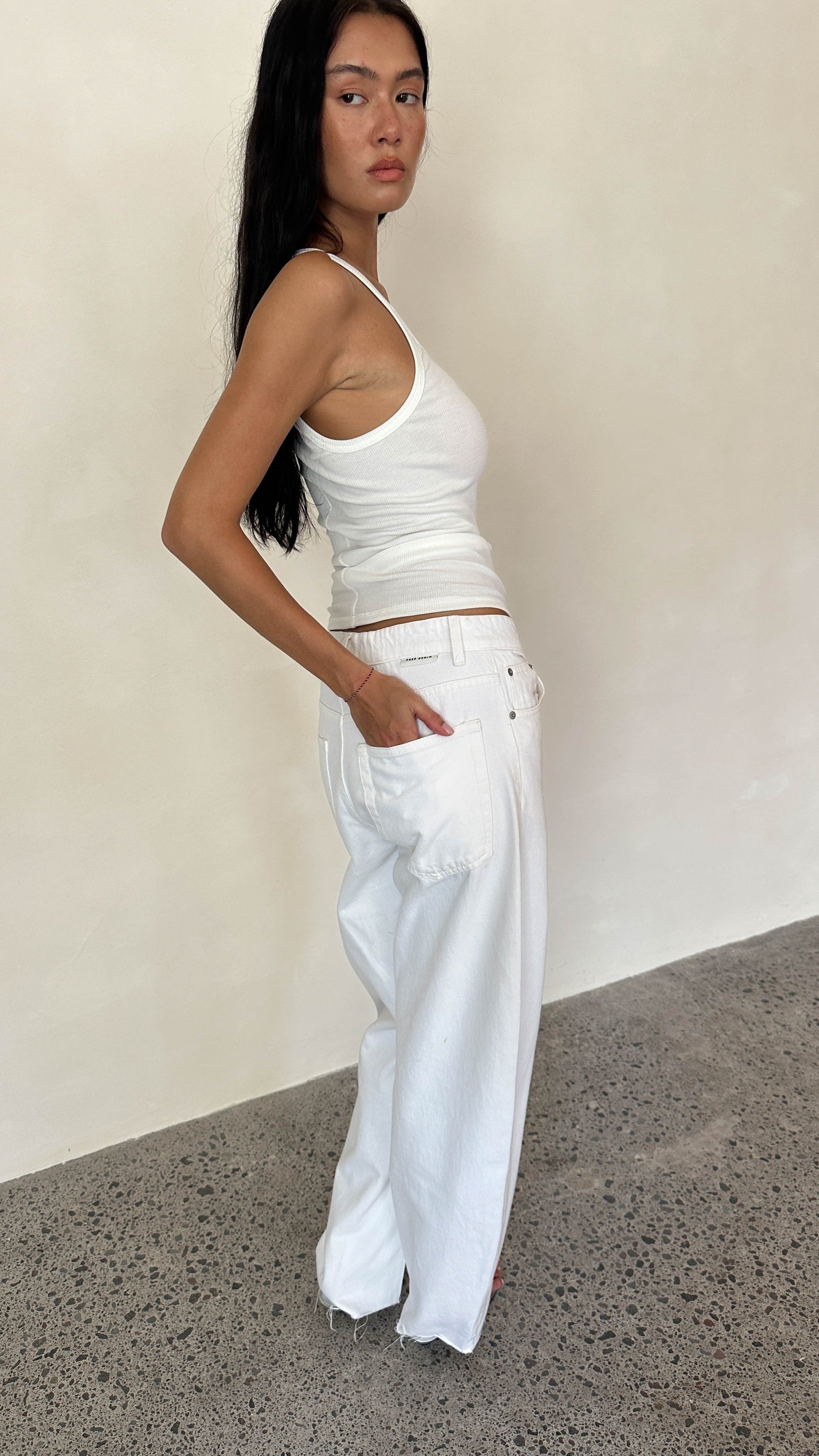LIGHT TANK in OFFWHITE