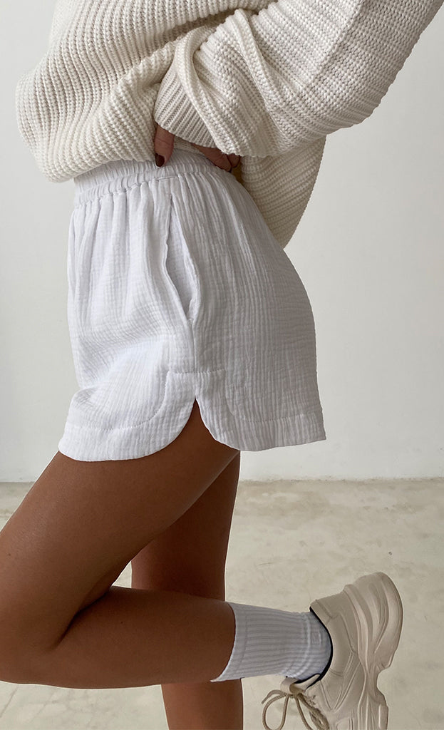 BAGGY SHORTS in WHITE