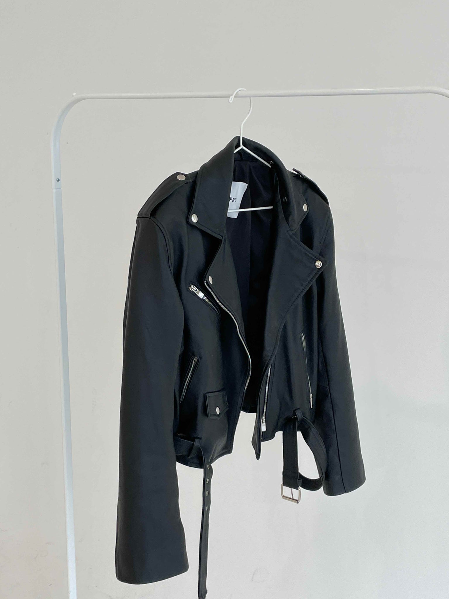 BASIC LEATHER JACKET in BLACK WITH REMOVABLE SHERPA COLLAR