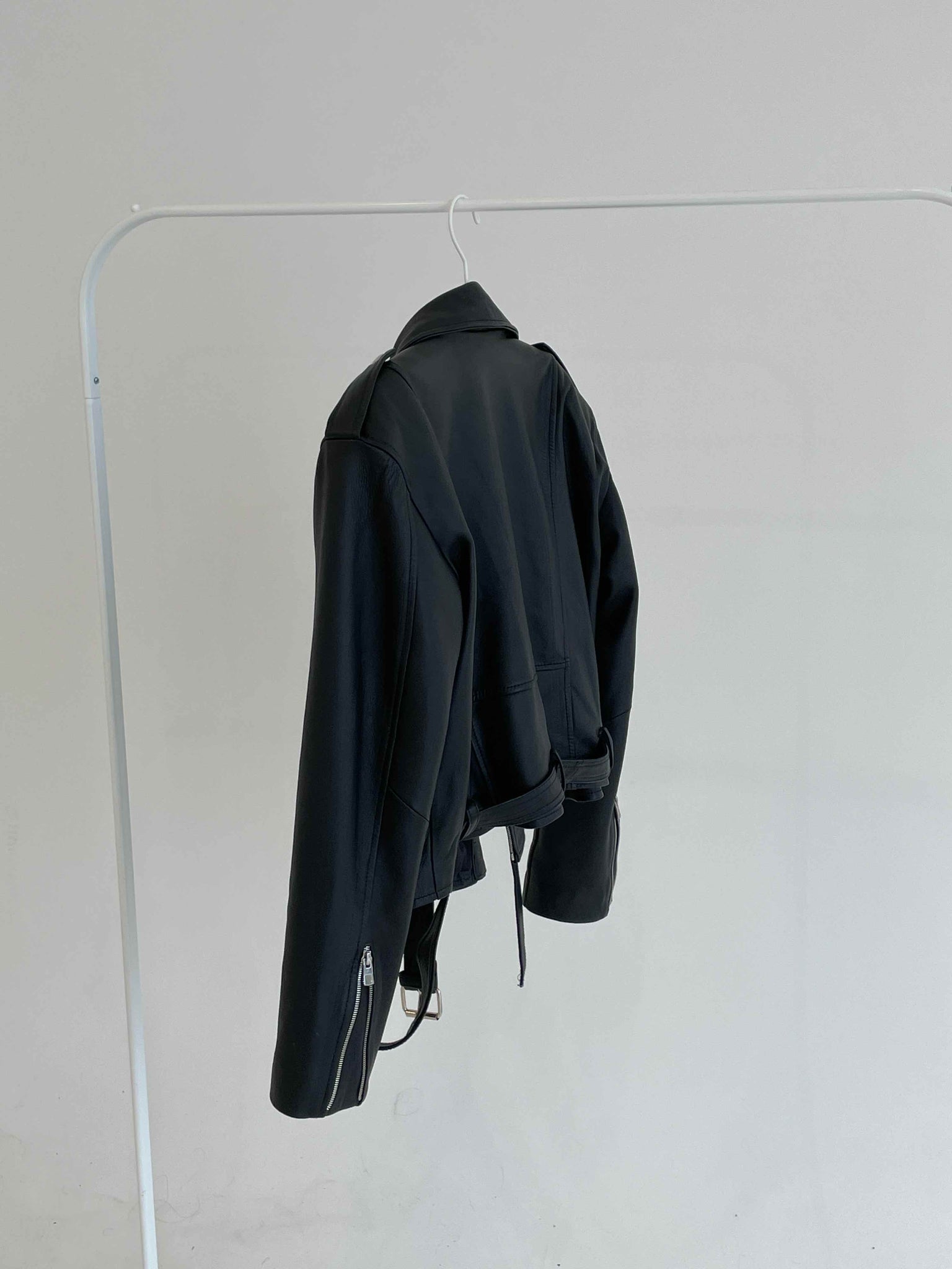 BASIC LEATHER JACKET in BLACK WITH REMOVABLE SHERPA COLLAR