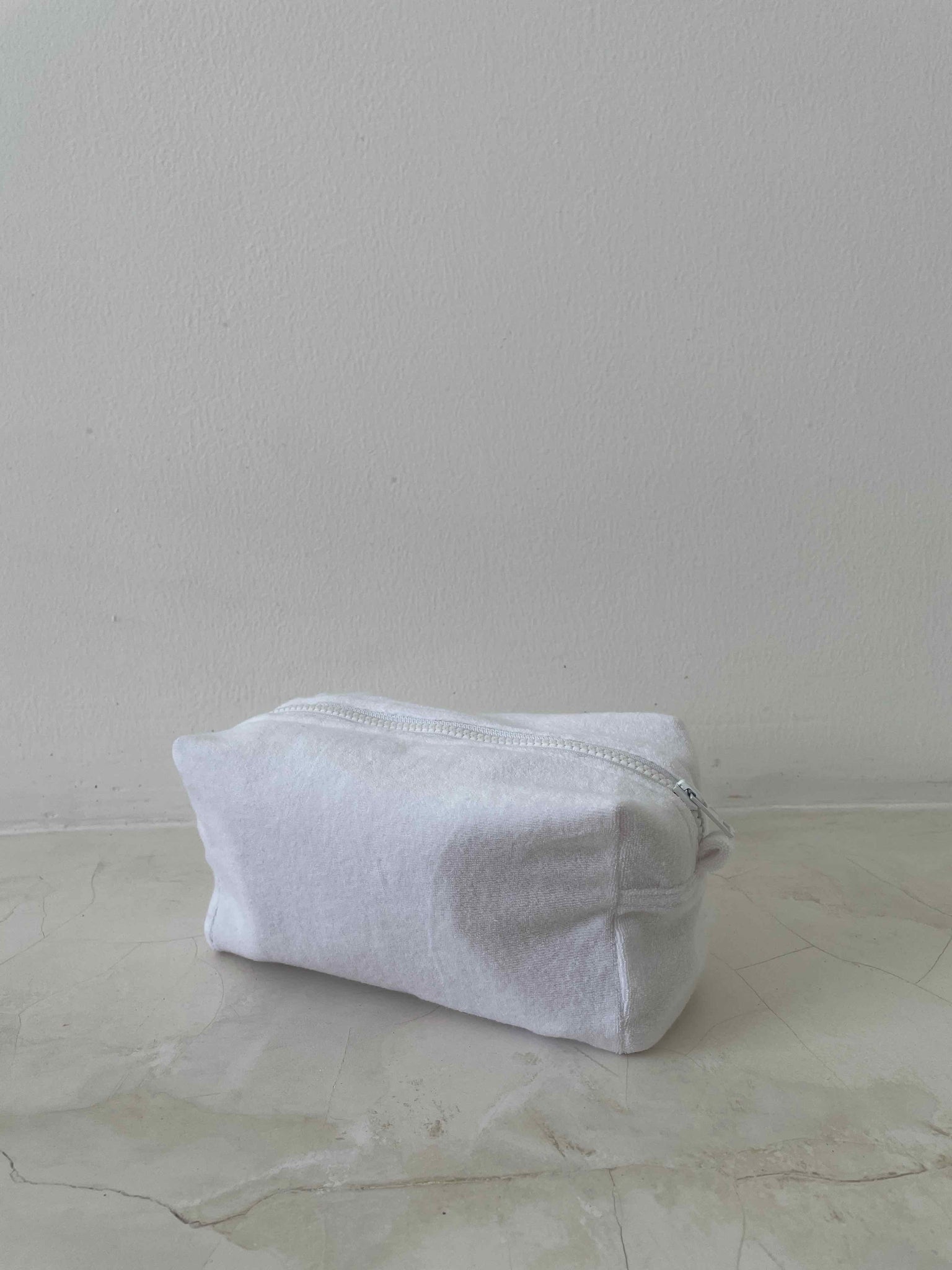 TOWEL POUCH in WHITE