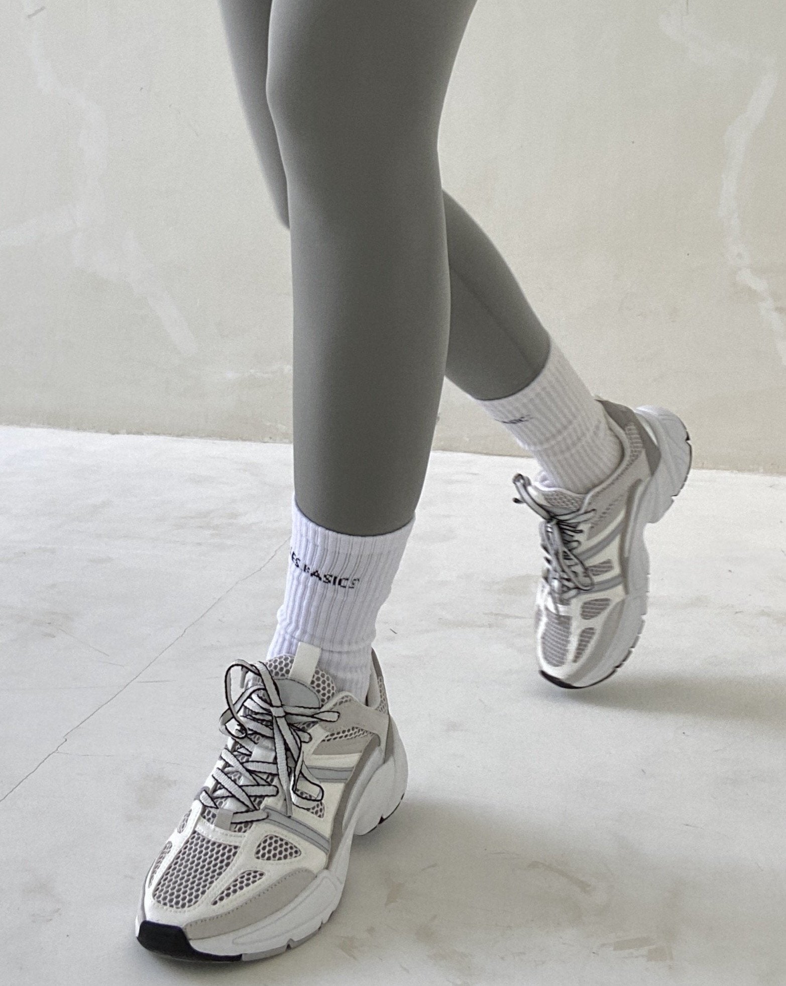 3 PACK BASIC SOCKS in WHITE