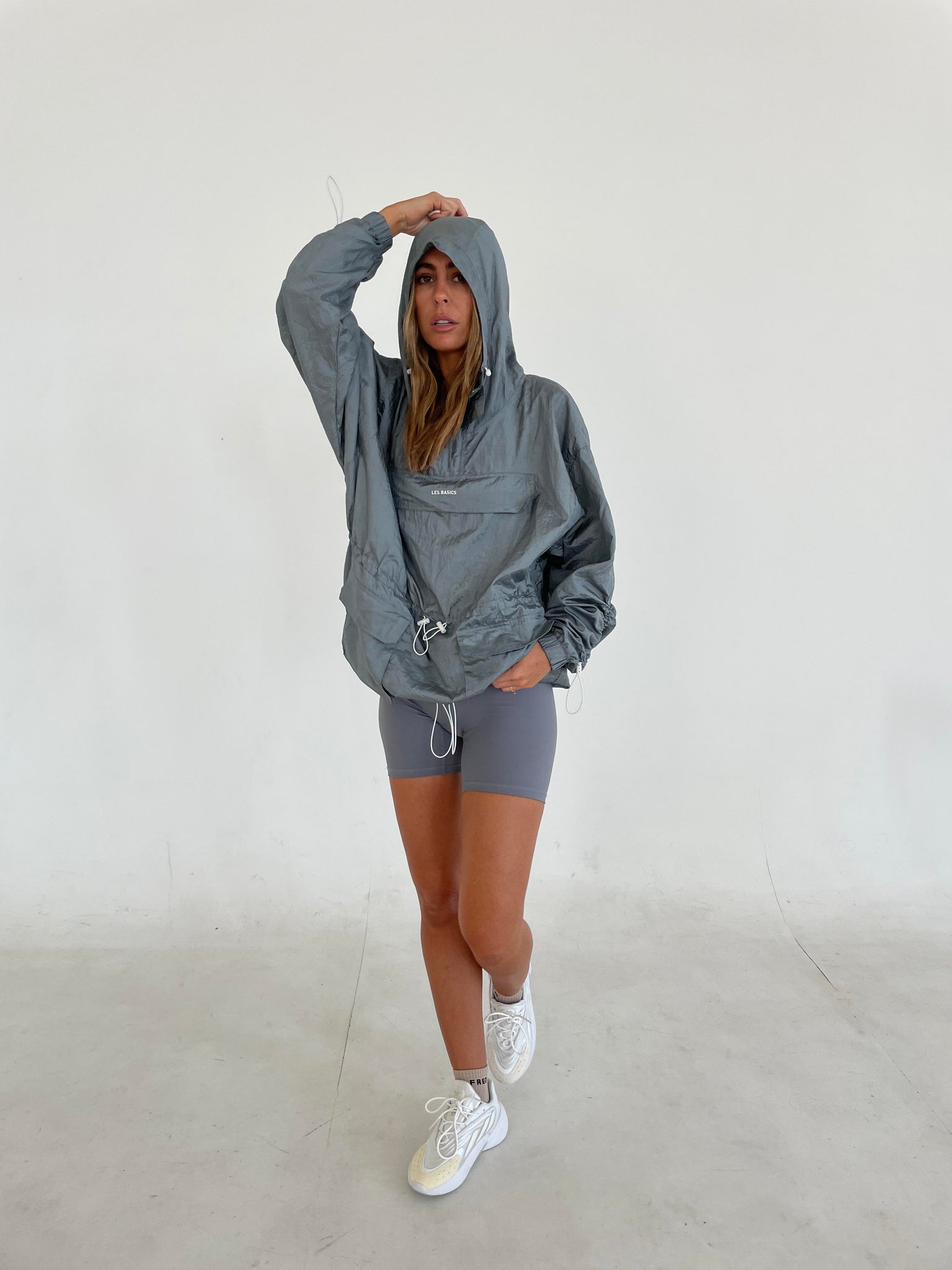SPORTS PULLOVER in GREY